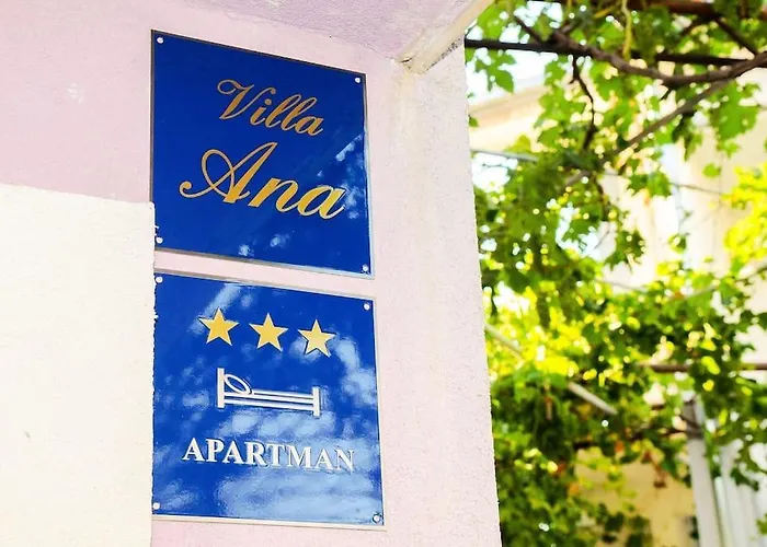 Ana, 2 Apartment Split